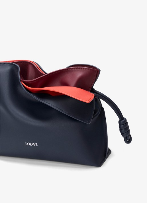 LOEWE Flamenco Layers Mini clutch van kalfsleer - detail 4 donkerblauw