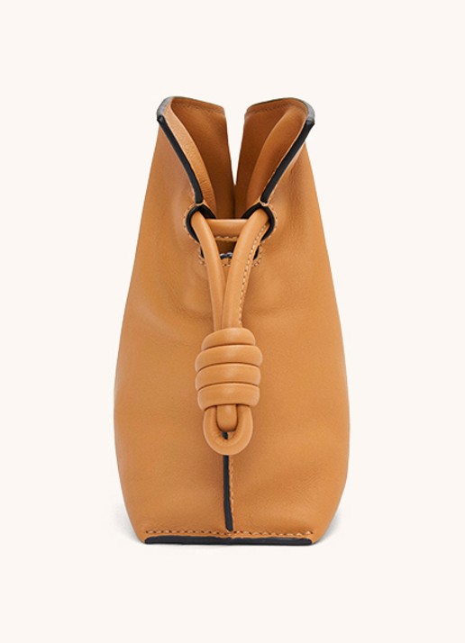 LOEWE Flamenco Mini clutch van kalfsleer - detail 4 camel