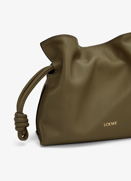 LOEWE Flamenco Mini clutch van kalfsleer - detail 4 donkerkhaki