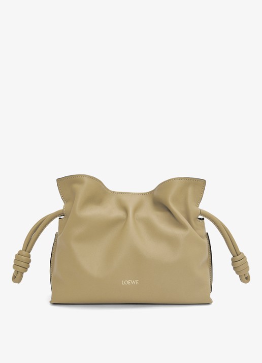 LOEWE Flamenco Mini clutch van kalfsleer - voorkant lichtgrijs