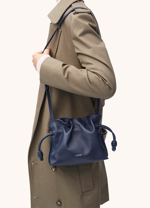 LOEWE Flamenco Mini clutch van kalfsleer - detail 6 donkerblauw