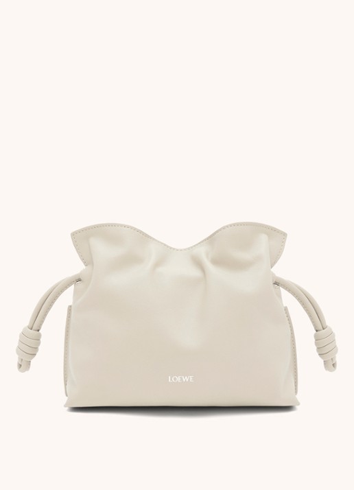 LOEWE Flamenco Mini clutch van kalfsleer - voorkant 5 beige