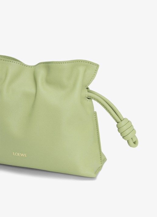 LOEWE Flamenco Mini clutch van kalfsleer - detail 6 lichtgroen