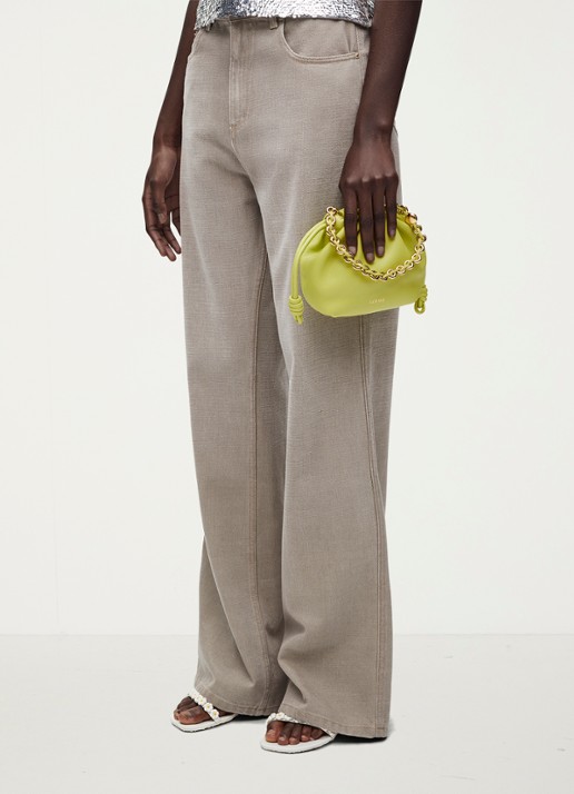 LOEWE Flamenco Mini clutch van lamsleer - detail 6 lime