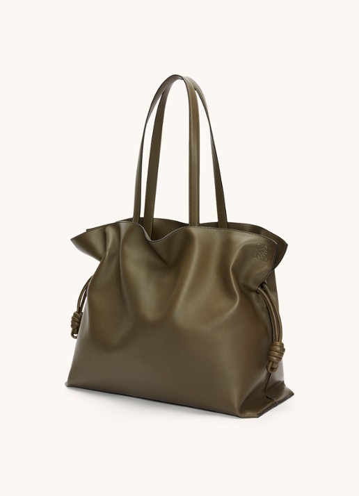 LOEWE Flamenco XL schoudertas van kalfsleer - voorkant 2 olijfgroen