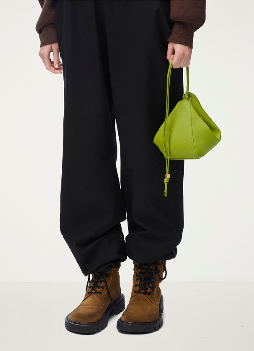 LOEWE Hammock Hobo schoudertas van kalfsleer - voorkant 3 lime