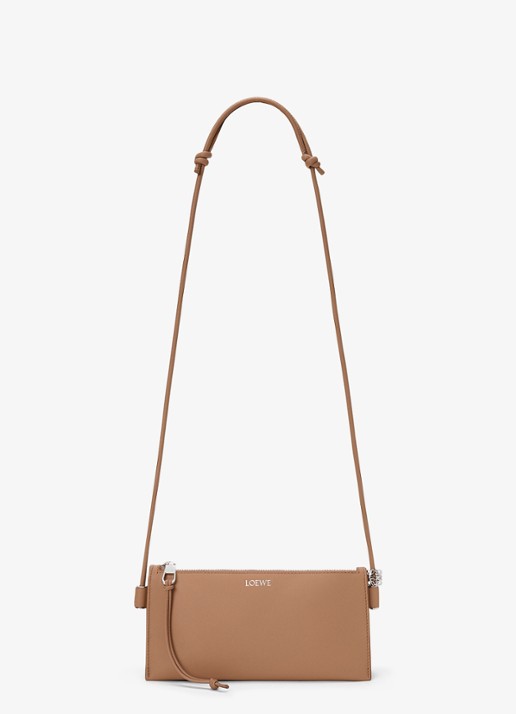 LOEWE Joya crossbodytas van kalfsleer - detail 3 camel