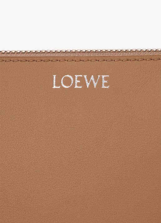 LOEWE Joya crossbodytas van kalfsleer - detail 5 camel