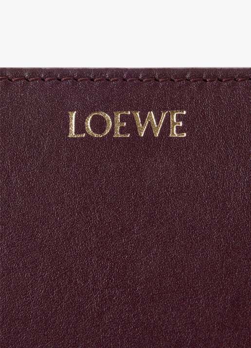 LOEWE Knot Compact portemonnee van kalfsleer - detail 4 bordeauxrood