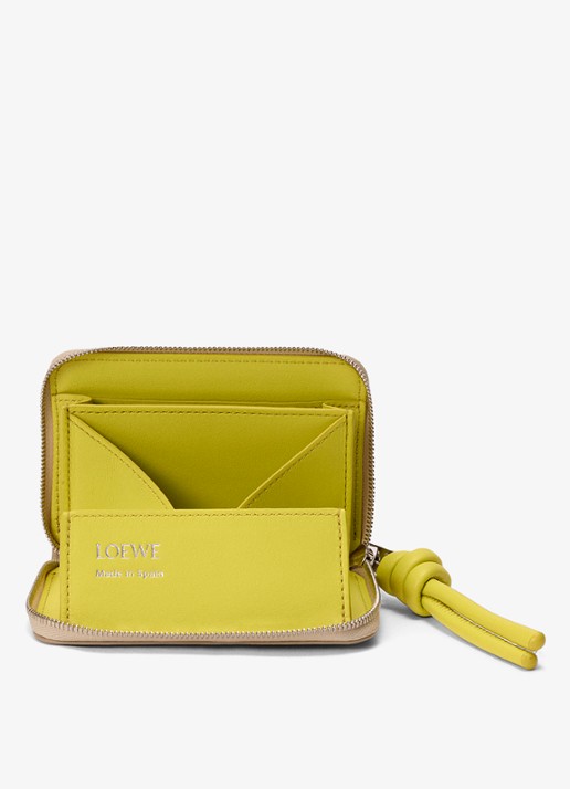 LOEWE Knot portemonnee van kalfsleer - voorkant 4 beige