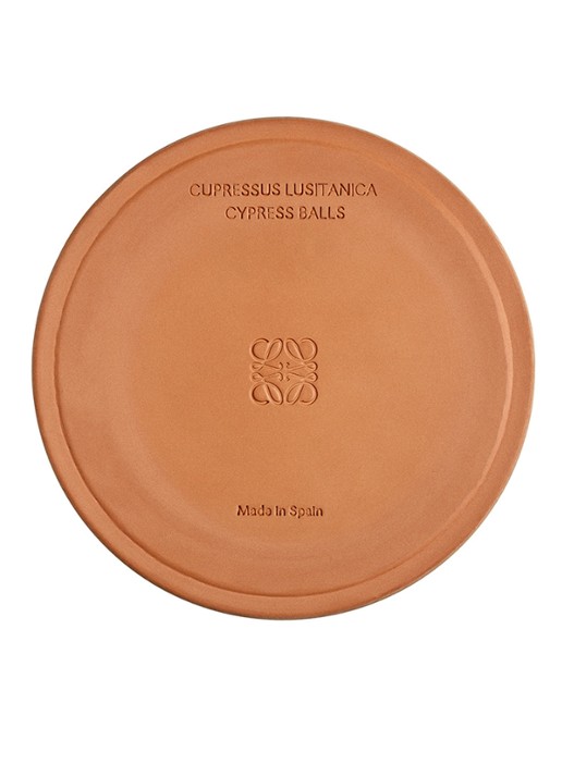 LOEWE Large Cypress Balls Candle - geurkaars 2120 gram - detail 2 undefined