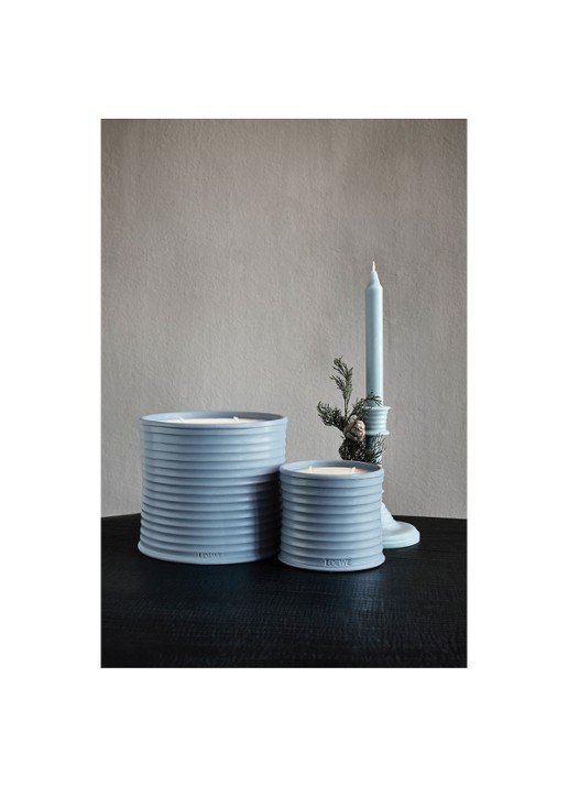 LOEWE Medium Cypress Balls Candle - geurkaars 610 gram - detail 5 undefined