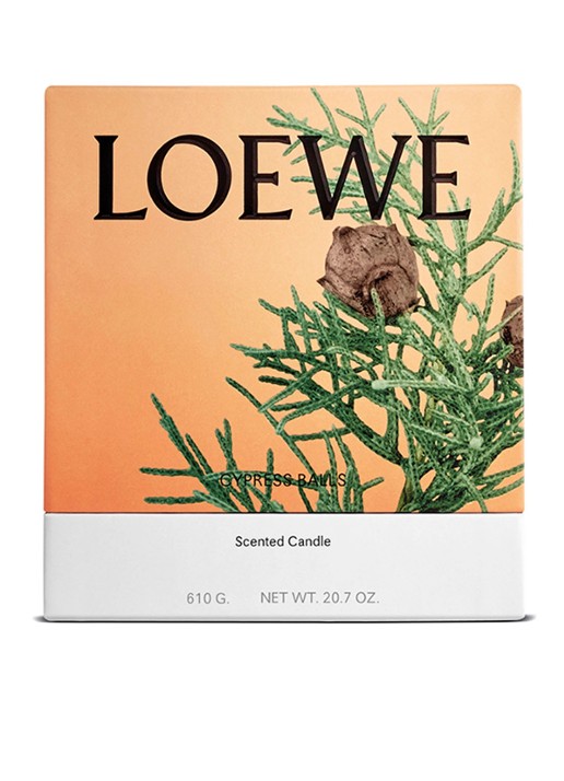 LOEWE Medium Cypress Balls Candle - geurkaars 610 gram - voorkant 7 undefined