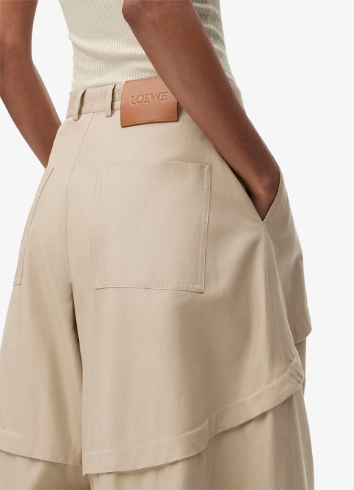 LOEWE Mid waist wide fit pantalon met steekzakken - detail 5 beige