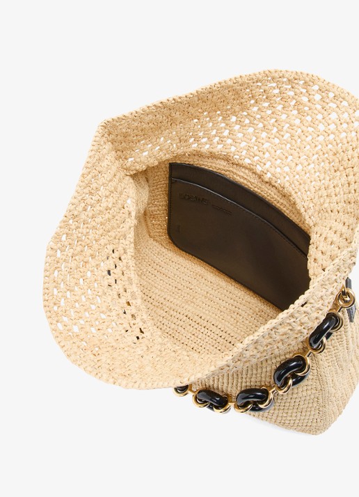 LOEWE Ola Medium schoudertas van raffia met kalfsleren details - detail 6 beige