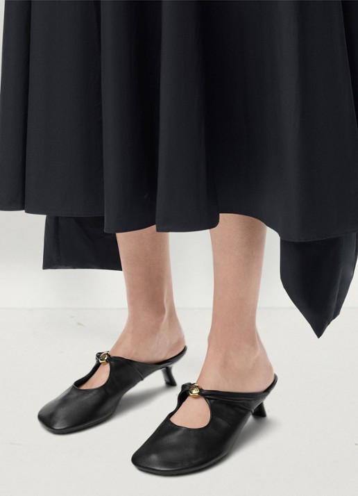 LOEWE Pebble Soft 45 muiltje van lamsleer - voorkant 2 zwart