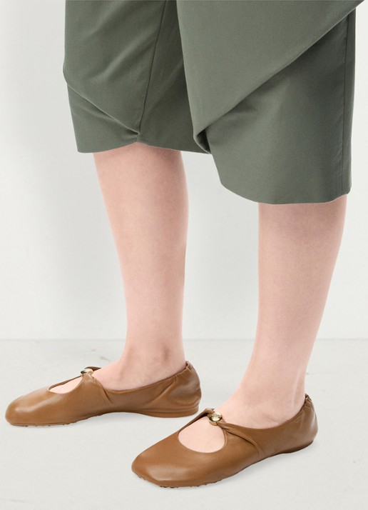 LOEWE Pebble Soft ballerina van lamsleer - voorkant 2 bruin