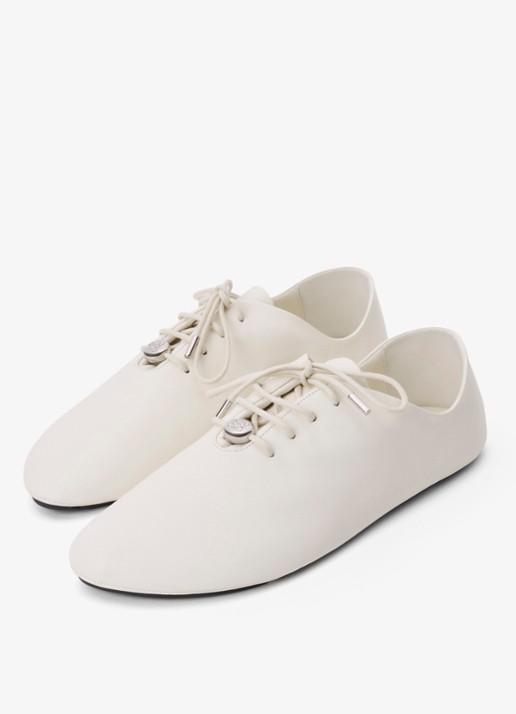 LOEWE Pebble Soft Lace-Up sneaker van kalfsleer - detail wit