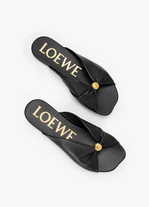 LOEWE Pebble Soft slipper van lamsleer - detail 4 zwart
