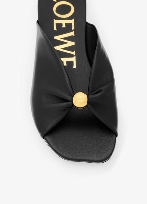 LOEWE Pebble Soft slipper van lamsleer - detail 5 zwart