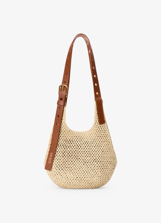 LOEWE Punch Hole Small schoudertas van raffia - voorkant 4 beige