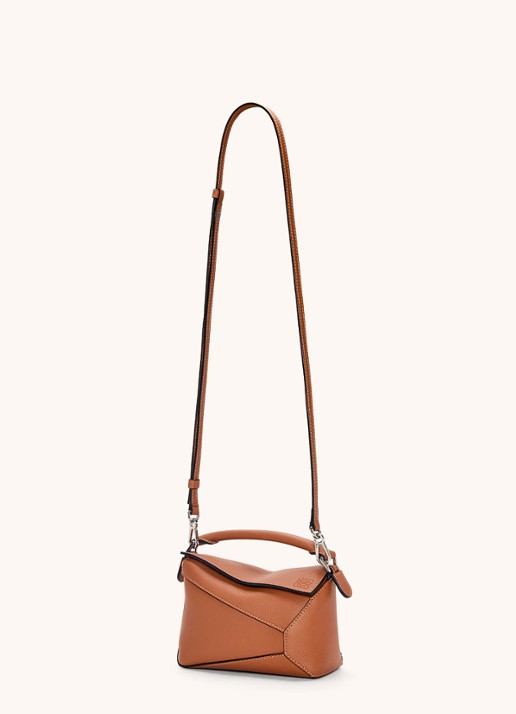 LOEWE Puzzle Edge Mini handtas van kalfsleer - detail 6 lichtbruin