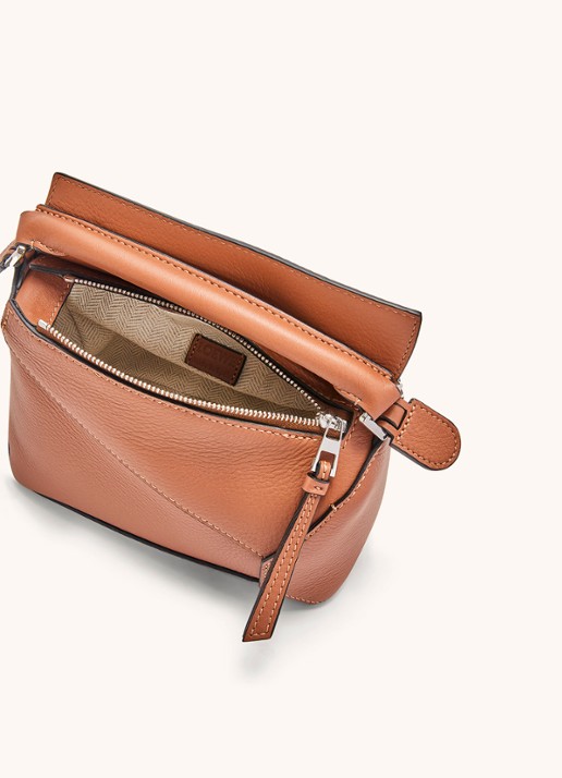 LOEWE Puzzle Edge Mini handtas van kalfsleer - detail 7 lichtbruin