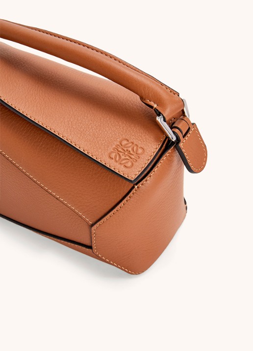 LOEWE Puzzle Edge Mini handtas van kalfsleer - detail 8 lichtbruin