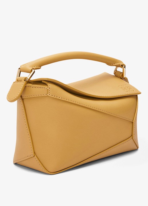 LOEWE Puzzle Edge Mini handtas van kalfsleer - detail 3 okergeel