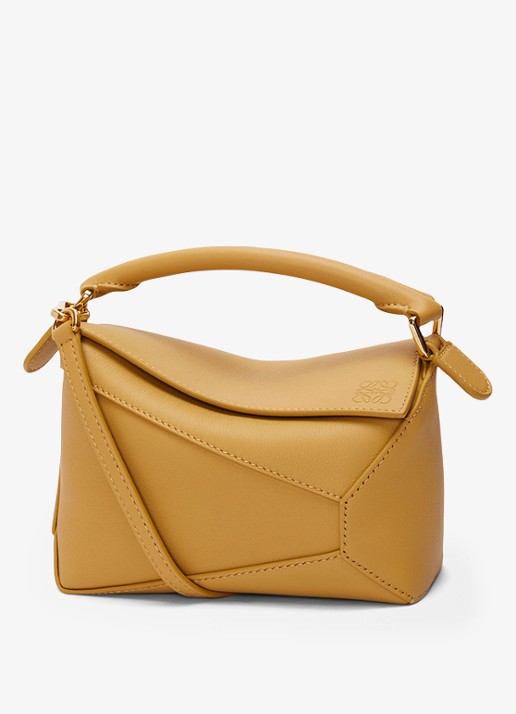 LOEWE Puzzle Edge Mini handtas van kalfsleer - voorkant okergeel