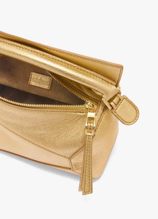 LOEWE Puzzle Edge Mini handtas van lamsleer met metallic finish - detail 4 goud