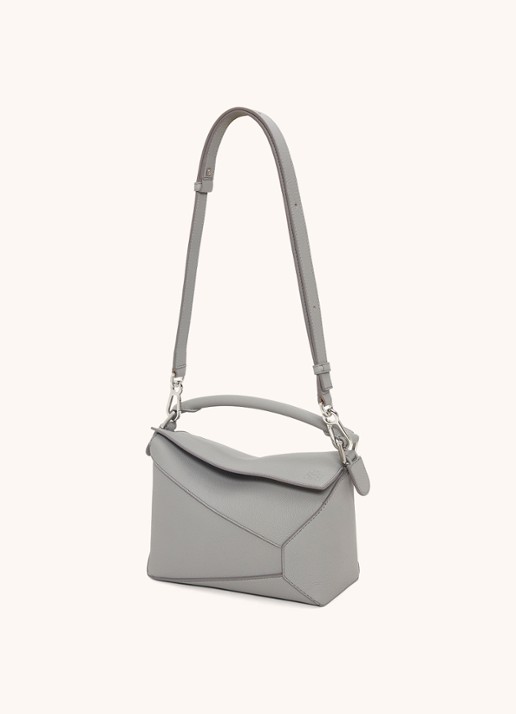 LOEWE Puzzle Edge Small handtas van kalfsleer - detail 4 lichtgrijs
