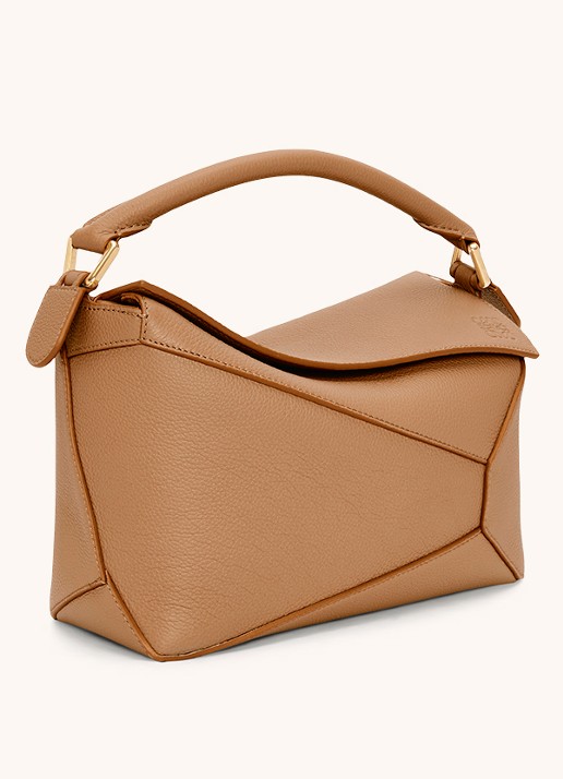 LOEWE Puzzle Edge Small handtas van kalfsleer - achterkant 3 lichtbruin