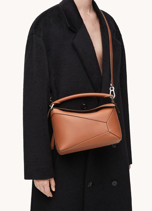 LOEWE Puzzle Edge Small handtas van kalfsleer - detail 5 lichtbruin