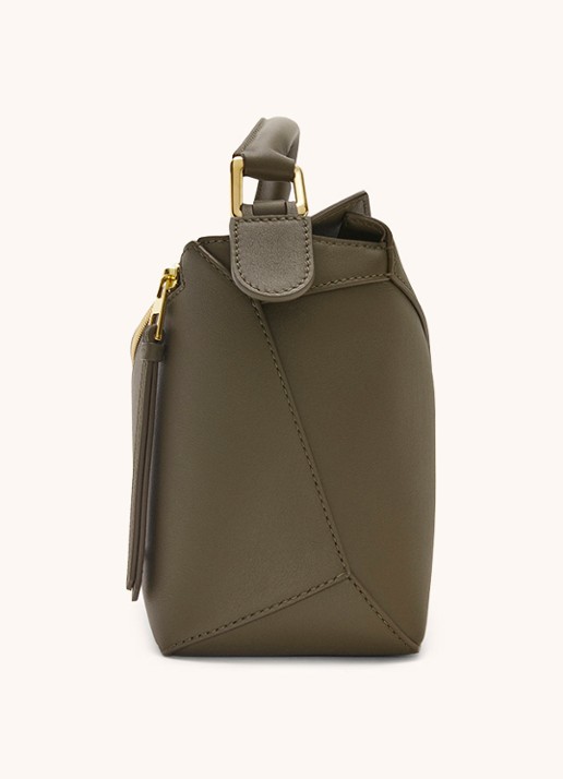 LOEWE Puzzle Edge Small handtas van kalfsleer - detail 5 bronsgroen