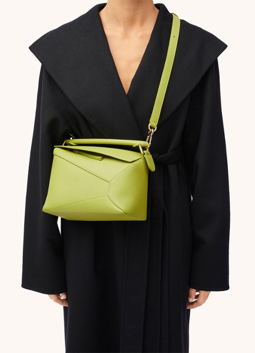 LOEWE Puzzle Edge Small handtas van kalfsleer - detail 8 lime