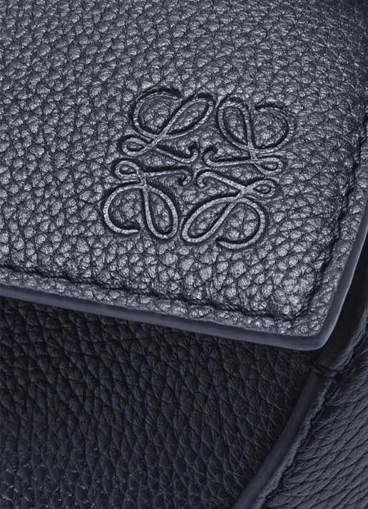 LOEWE Puzzle Edge Small handtas van kalfsleer - detail 5 donkerblauw