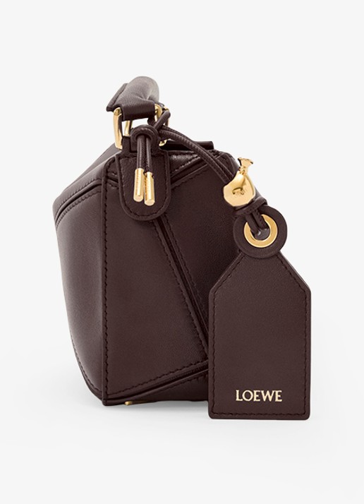 LOEWE Puzzle Featherlight Mini handtas van kalfsleer - detail 2 donkerbruin