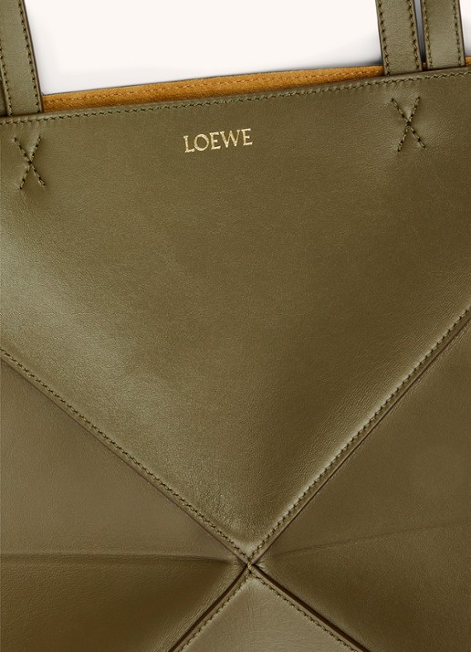 LOEWE Puzzle Fold Medium shopper van kalfsleer - detail 5 bronsgroen