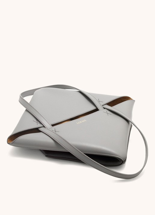 LOEWE Puzzle Fold Medium shopper van kalfsleer - detail 7 lichtgrijs