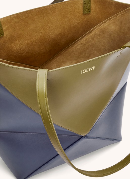 LOEWE Puzzle Fold Medium shopper van kalfsleer - detail 5 donkerblauw