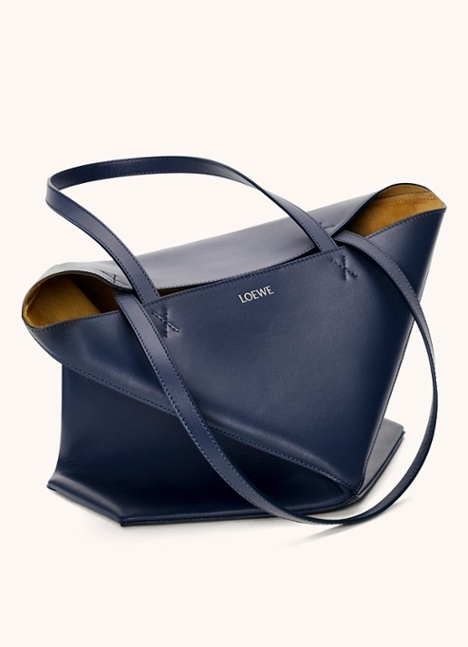 LOEWE Puzzle Fold Medium shopper van kalfsleer - detail 4 donkerblauw