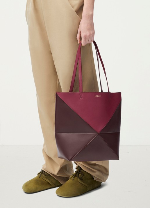 LOEWE Puzzle Fold Medium shopper van kalfsleer - voorkant 8 bordeauxrood
