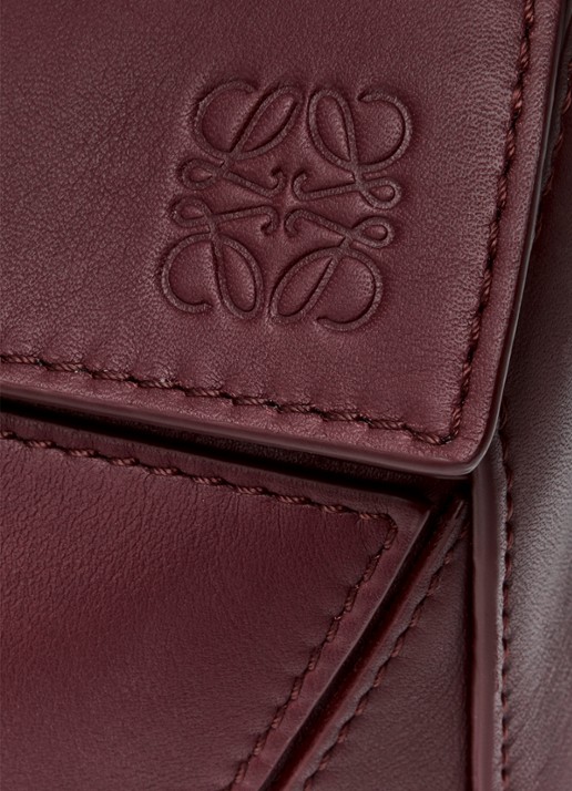 LOEWE Puzzle Small handtas van kalfsleer - detail 7 bordeauxrood