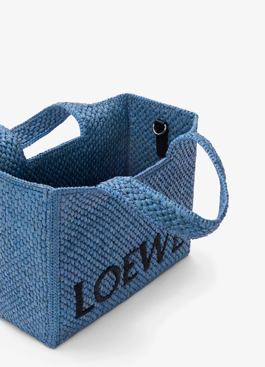LOEWE Small shopper van raffia met logoborduring - detail 3 blauw