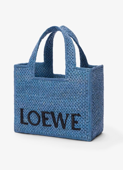 LOEWE Small shopper van raffia met logoborduring - voorkant 7 blauw