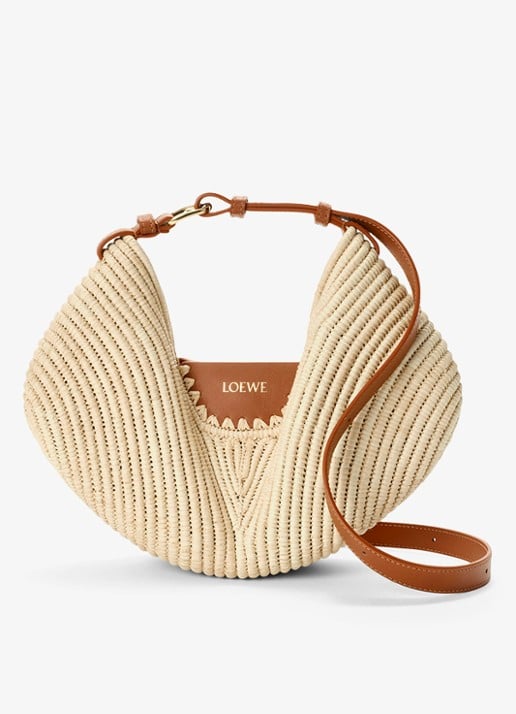LOEWE Swing Medium schoudertas van raffia met kalfsleren details - detail 3 beige