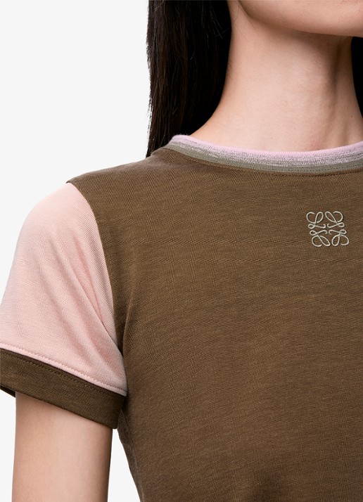 LOEWE T-shirt met logoborduring - detail 2 khaki