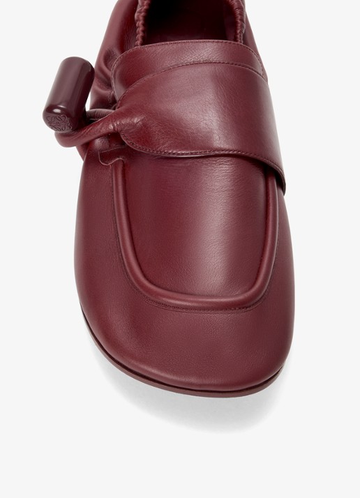 LOEWE Toggle loafer van kalfsleer - detail 4 donkerrood