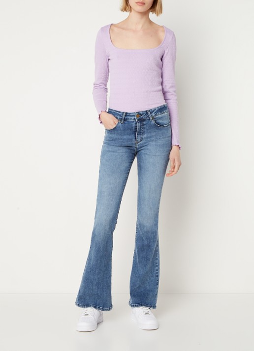 Lois Ravel mid waist flared jeans met medium wassing  - voorkant 2 indigo
